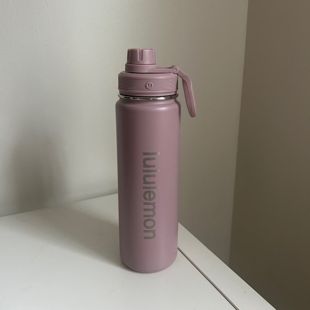 Lululemon Back to Life Sports Water Bottle